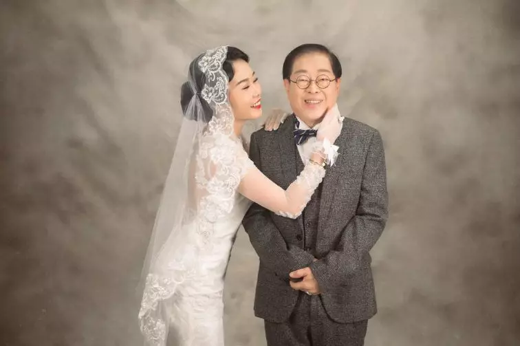 恭喜恭喜!29歲四千金凱兒嫁71歲拿督 一索就得男