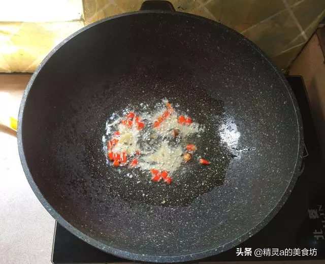 韭菜台和它是天生一對,下鍋炒一炒,滋味鮮美,吃著比肉更受歡迎