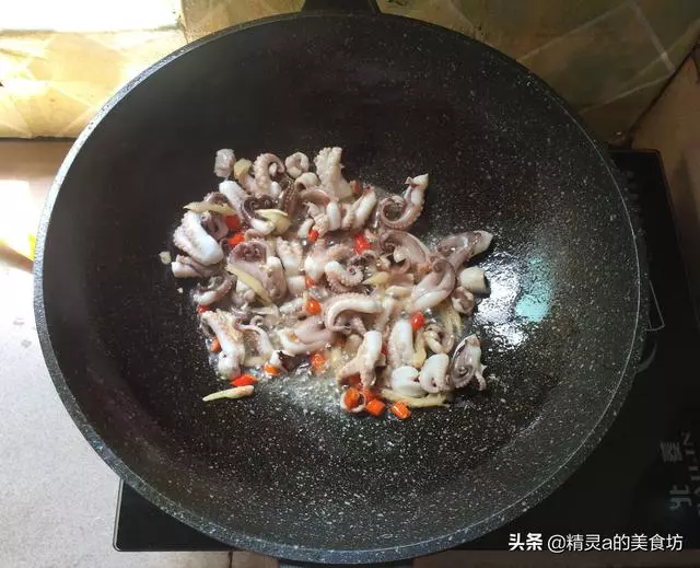 韭菜台和它是天生一對,下鍋炒一炒,滋味鮮美,吃著比肉更受歡迎