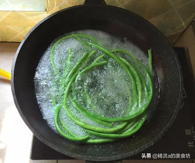 寧可不吃肉,兒子也要天天吃這菜,三兩下炒一盤,味道鮮美又營養