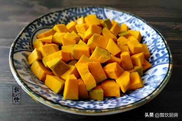 女人愛美,常喝此甜湯,家常三食材,能讓肌膚水潤,人「凍齡」
