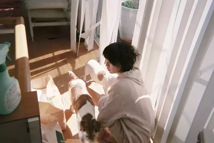 日本一小哥用相機記錄下了女友的全部日常,像是在向全世界炫耀「我有個女朋友」,簡直甜哭!