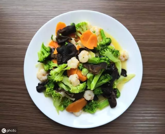 糖尿病人食譜分享:黑木耳拌西藍花,含糖量超低