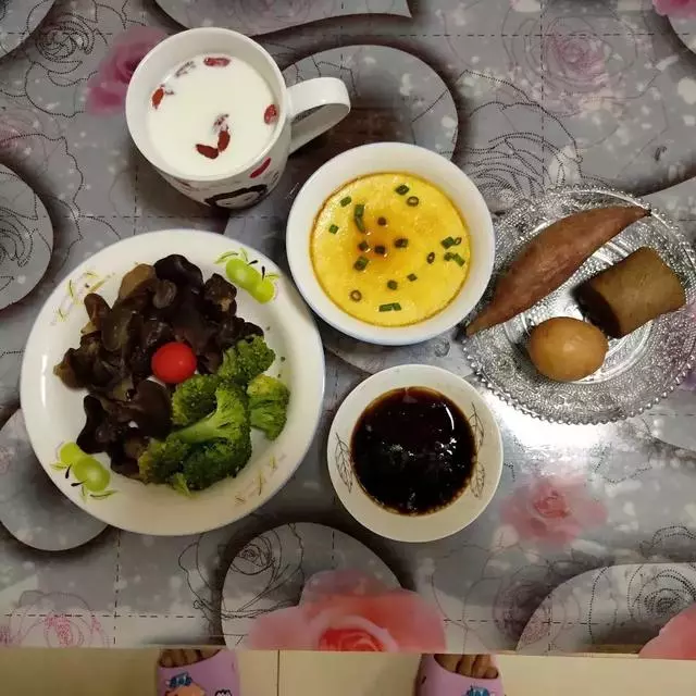 糖尿病人食譜分享:黑木耳拌西藍花,含糖量超低
