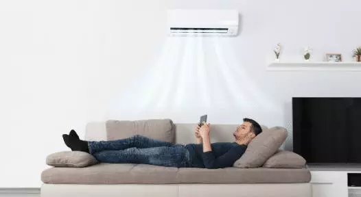 開空調時,要不要關緊門窗?多數人做錯了,不僅費電還不健康!