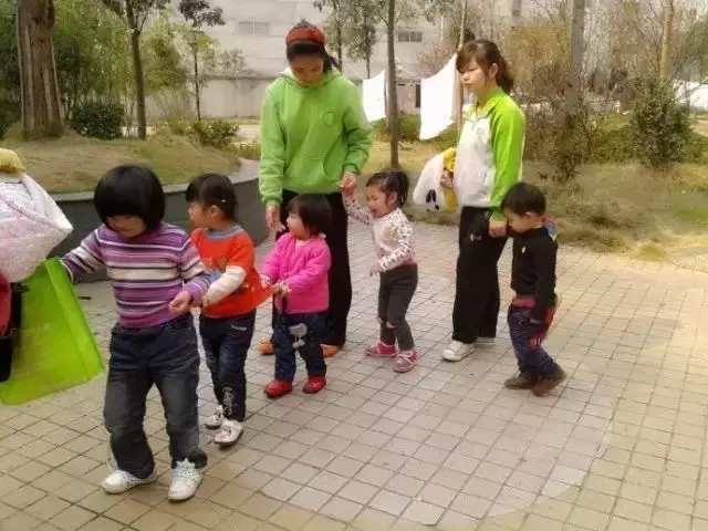鼓勵孩子別只會說「你真聰明」,不如試試這15句話!