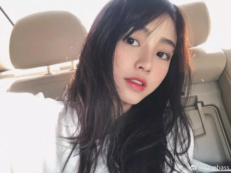 初戀系女神!22歲正妹「巴掌臉自帶仙氣」狂吸300萬粉 遭曝光「0濾鏡素顏照」網崩潰:認不出來
