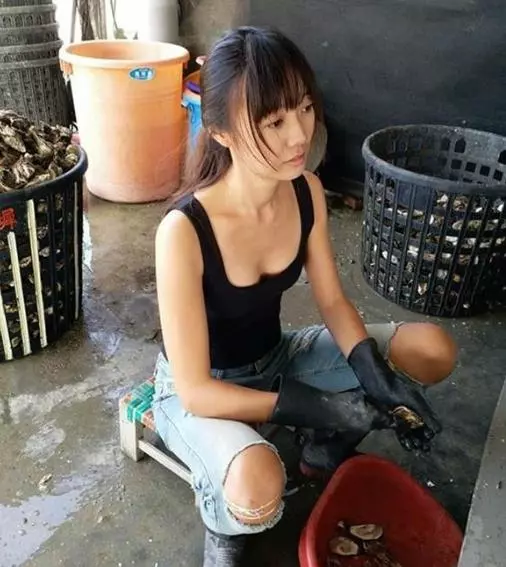 正妹竟是蚵農!24歲嘉義女「回鄉剝蚵」被說沒出息 用苦力證明「反讓業績翻倍」