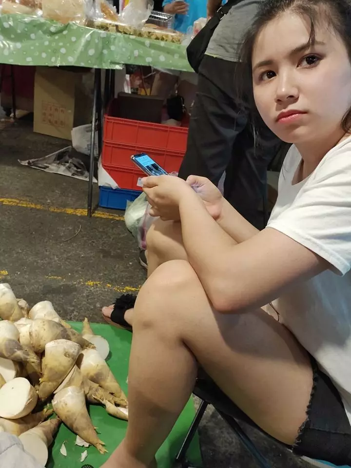被女友爸媽嫌窮!台男分手3個月「到越南娶妻回來」 每天陪擺攤「賺錢都歸他」:現在超幸福❤