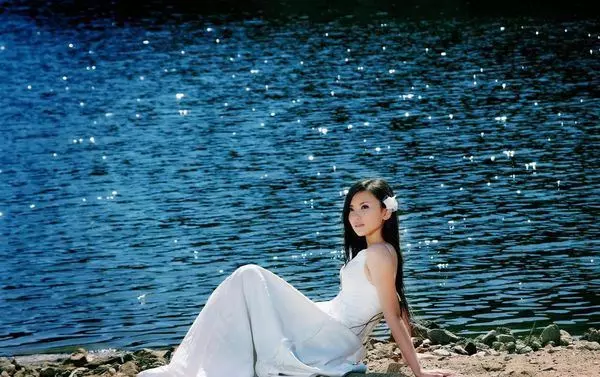 不離不棄的兩個人,這才是真正的夫妻!