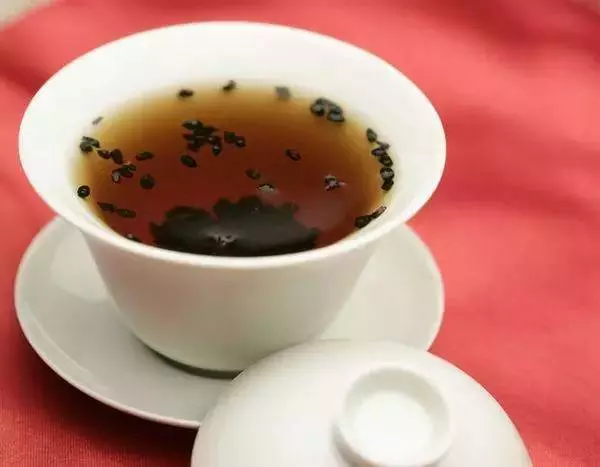 醫生提醒:這3種食物泡水,養肝效果非常好,還能預防肝硬化,肝不好的人要多喝 !