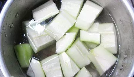 痛風患者的救星椰子水與青木瓜茶,有效降尿酸、緩解痛風與胃痛 !