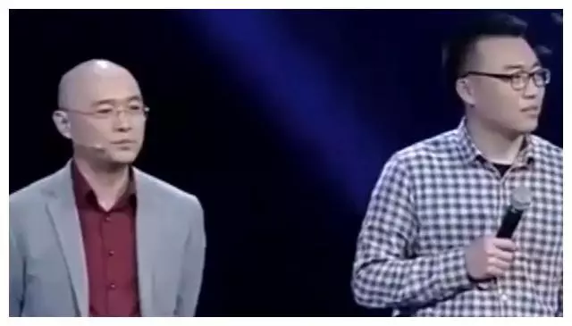 「拾荒男子」上節目相親,女嘉賓嫌棄全場滅燈,主持人笑了:他身價285億!
