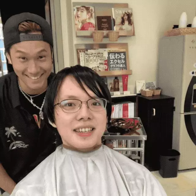 日本小哥為了剪出理想髮型,跑了12家理髮店剪了11次頭!最終造型完全顛覆氣質…