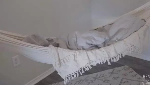 家裡一件家具都沒有???姑娘你這5年怎麼過的…