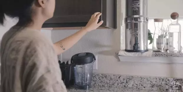 家裡一件家具都沒有???姑娘你這5年怎麼過的…