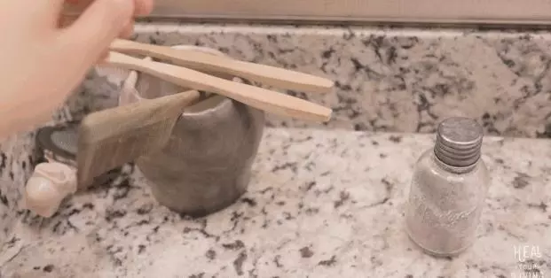 家裡一件家具都沒有???姑娘你這5年怎麼過的…
