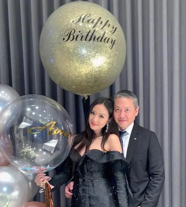 讓小S服氣的女人?臺灣第一名媛孫芸芸曬與老公合照慶生,相差7歲的夫妻同框像父女