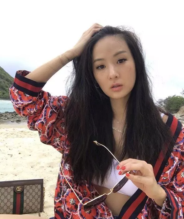讓小S服氣的女人?臺灣第一名媛孫芸芸曬與老公合照慶生,相差7歲的夫妻同框像父女