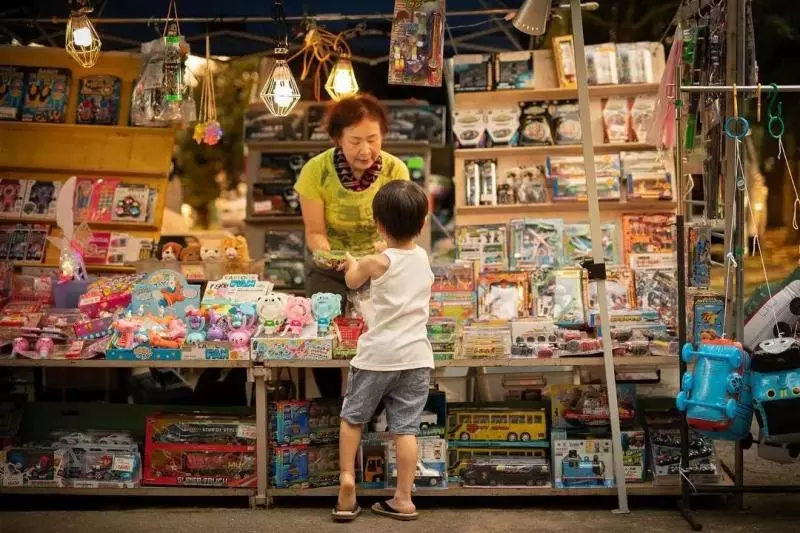 日本攝影師曝光兒子私房照,背景卻意外走紅:這才是我們嚮往的夏天