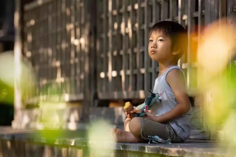 日本攝影師曝光兒子私房照,背景卻意外走紅:這才是我們嚮往的夏天