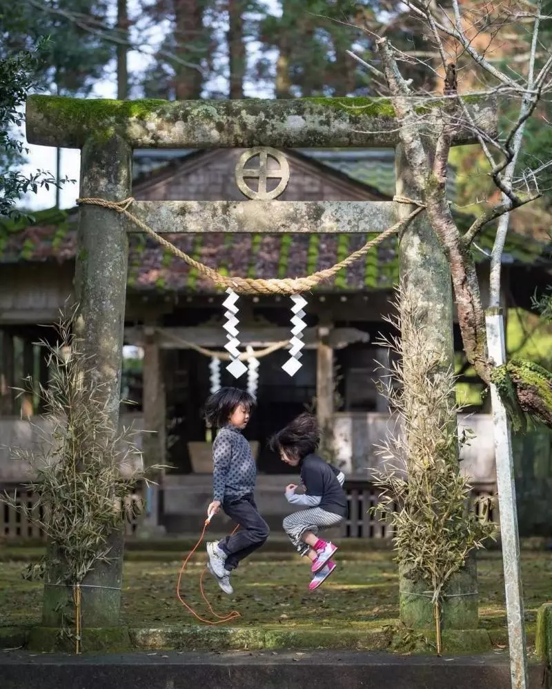 日本攝影師曝光兒子私房照,背景卻意外走紅:這才是我們嚮往的夏天