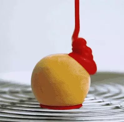 做蛋糕也要3D建模?這個把建築放進蛋糕的烏克蘭姑娘,驚艷眾人