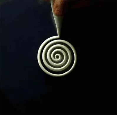做蛋糕也要3D建模?這個把建築放進蛋糕的烏克蘭姑娘,驚艷眾人