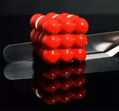 做蛋糕也要3D建模?這個把建築放進蛋糕的烏克蘭姑娘,驚艷眾人