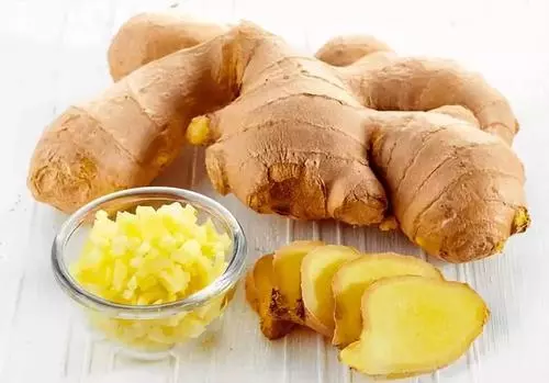 生薑好處多,睡前常用生薑敷肚臍,身體會收穫4大好處