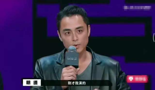 明道復出首演就被淘汰,直言15年接不到戲,趙薇心疼哽咽安慰!