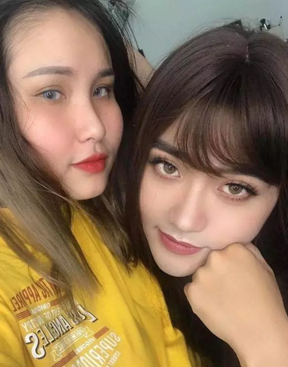 女孩閒來無事給男友化妝並上傳至網路,網友:簡直比女孩還漂亮!