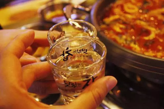 少喝酒,等於攢壽命!酒後若還做這4件事,還真可能會「折壽」