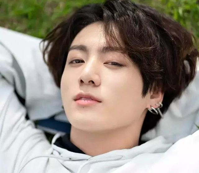 BTS柾國被粉絲喊剪頭髮之後,果真剪了短髮,對粉絲們太好了 – idolworld
