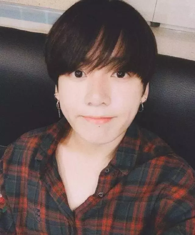 BTS柾國被粉絲喊剪頭髮之後,果真剪了短髮,對粉絲們太好了 – idolworld
