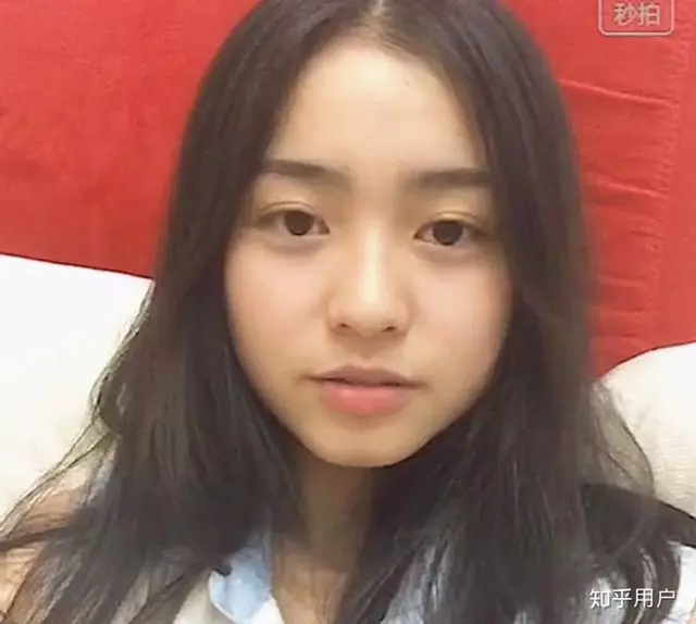 初戀系女神!22歲正妹「巴掌臉自帶仙氣」狂吸300萬粉 遭曝光「0濾鏡素顏照」網崩潰:認不出來