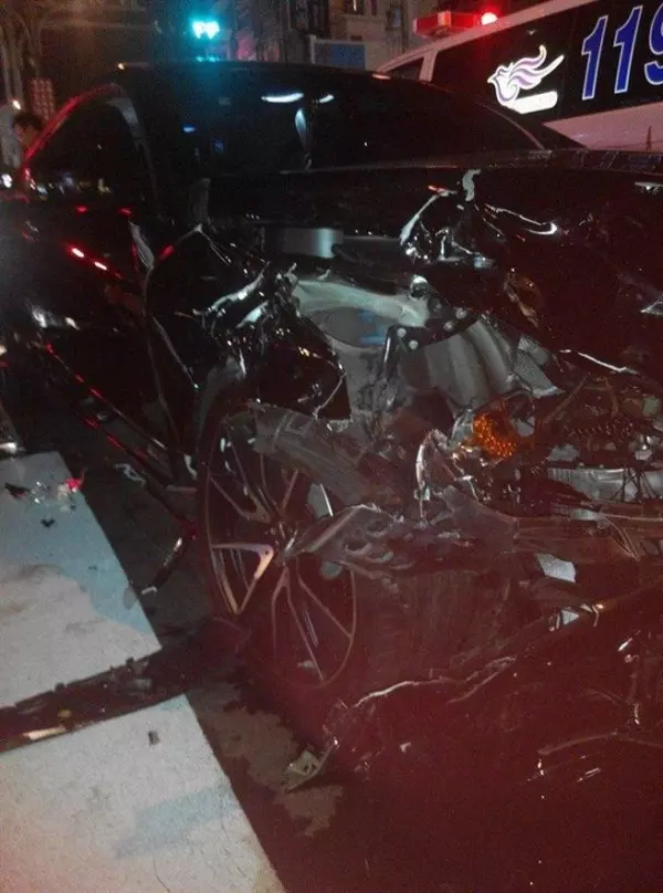 他的愛車「被救護車撞成廢鐵」氣炸討261萬國賠!法官:「一毛都不用賠!」