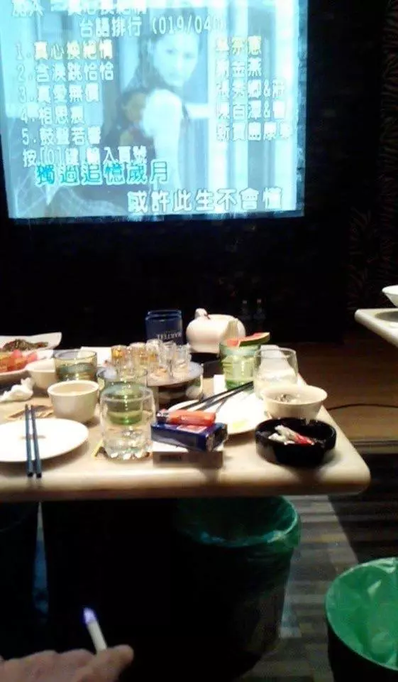《到酒店遇到愛?4-5集》交往後真真貼心送禮物還留家裡鑰匙給我,女生家過夜熱戀感覺浮現