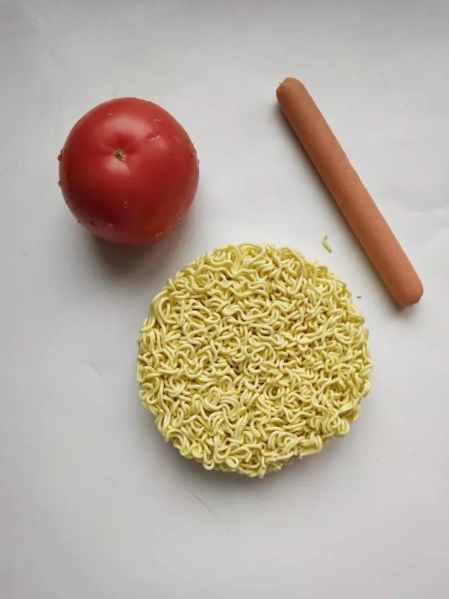 泡麵多做這一步,比直接煮還要好吃!湯汁濃郁酸爽開胃