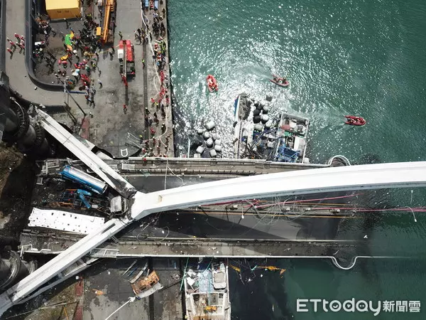 油罐車司機醒了!被南方澳大橋甩落「治療狀況好轉」 回憶當時「橋上傳來詭異感」想自救來不及