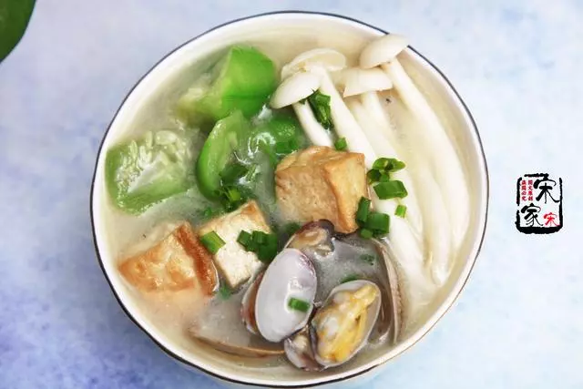 明日寒露多喝這湯,5分鐘做一鍋,潤喉防燥保健康,家人正需要