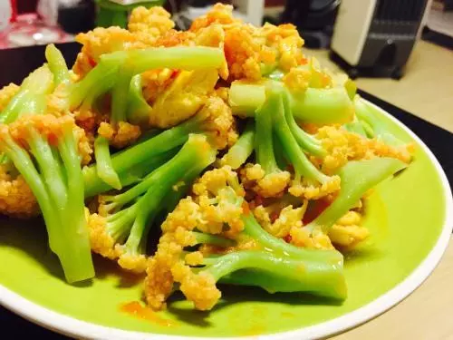 西蘭花和菜花是同一種蔬菜嗎?營養師:營養、熱量和口感都有區別