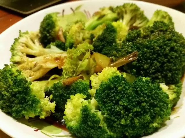西蘭花和菜花是同一種蔬菜嗎?營養師:營養、熱量和口感都有區別