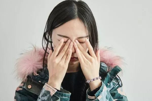 眼睛疲勞危害多,教你正確按摩方法,緩解疲勞,讓眼睛更健康