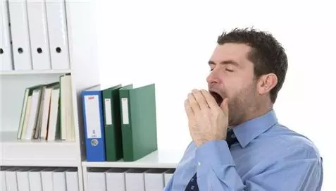 吃完飯就犯困,是真累還是純困?自查,可能和這三種原因有關