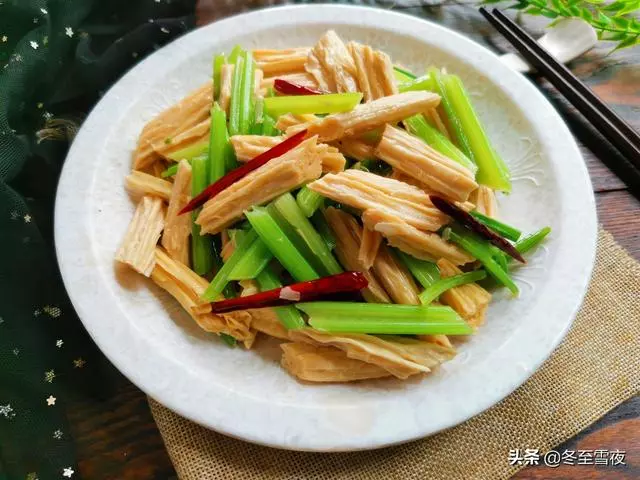 買回家腐竹不會做,教你12道腐竹的做法,百吃不膩,營養又好吃