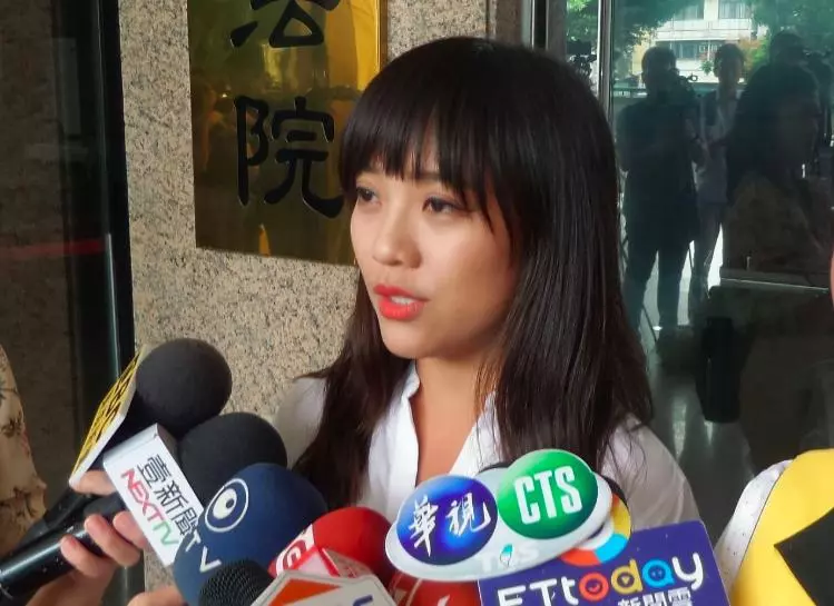 黃捷爸爸是韓粉?黃捷:請大家一起打擊假訊息 -鬼島狂新聞
