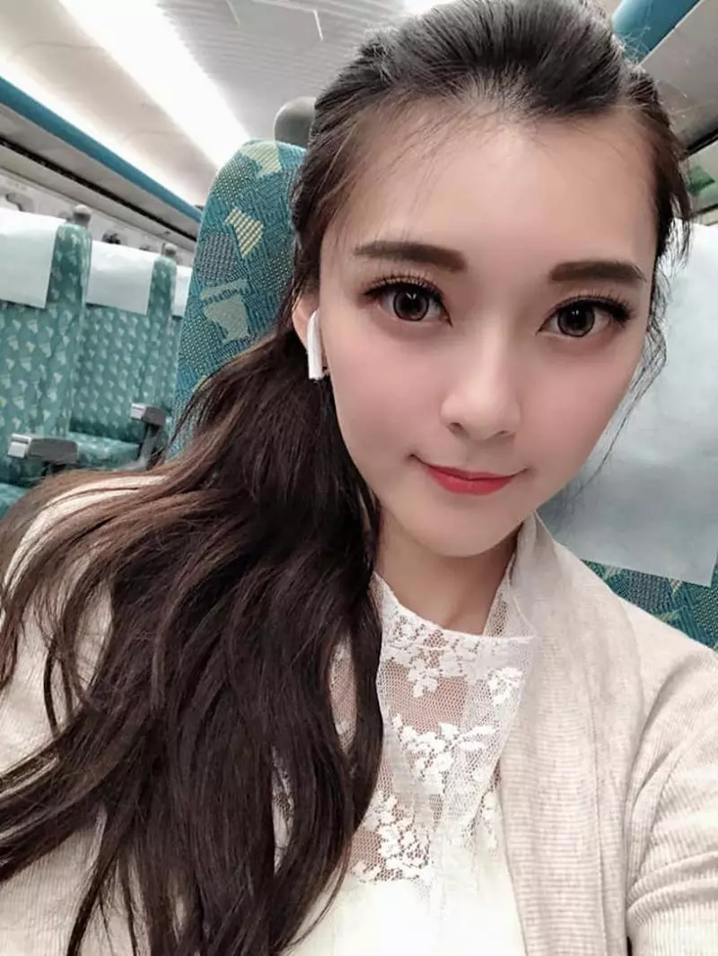 高顏值正妹張舒晴「臉蛋好上鏡」,度假時展現「傲人的火辣身材」!