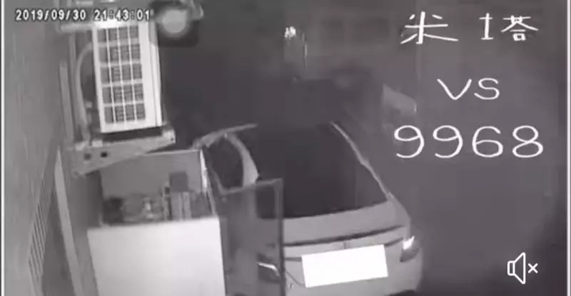 冰庫遭強風吹襲差點直接撞上賓士車,巧妙展現華麗的迴避神技令網友驚呼