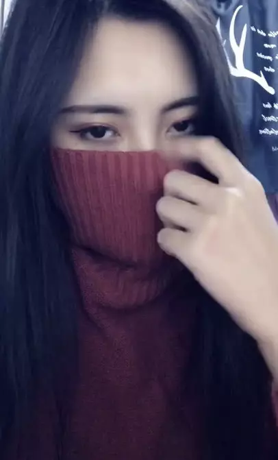 口罩小姐姐意外走紅!前一秒驚艷動人,後一秒竟讓人懷疑人生!